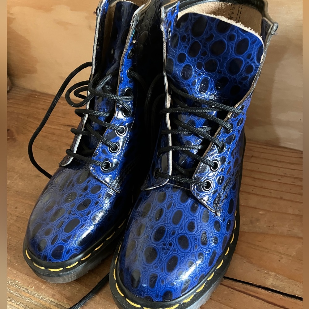 Dr Marten made in England 🇬🇧snake lizard dragon patent blue boots rare reptile